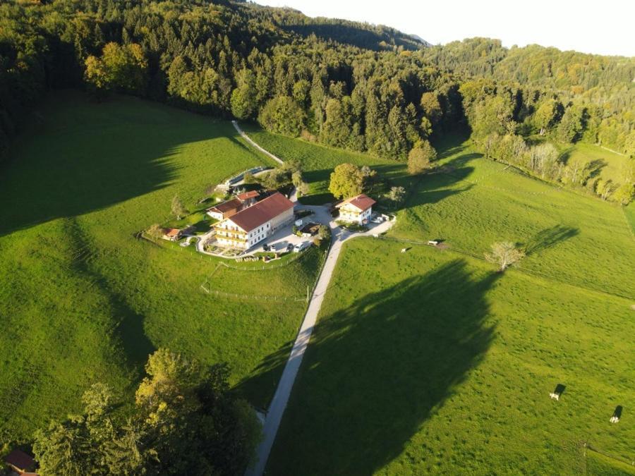 Schleipfnerhof Urlaub Auf Dem Bauernhof Villa แบร์เนา อัม คีมเซ ภายนอก รูปภาพ