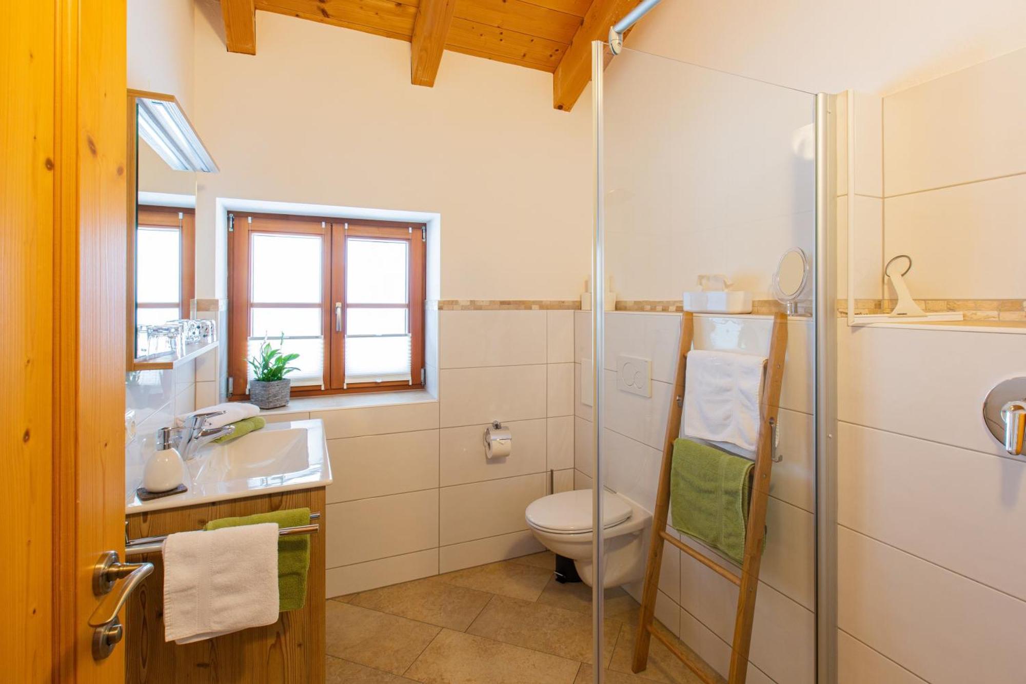 Schleipfnerhof Urlaub Auf Dem Bauernhof Villa แบร์เนา อัม คีมเซ ภายนอก รูปภาพ
