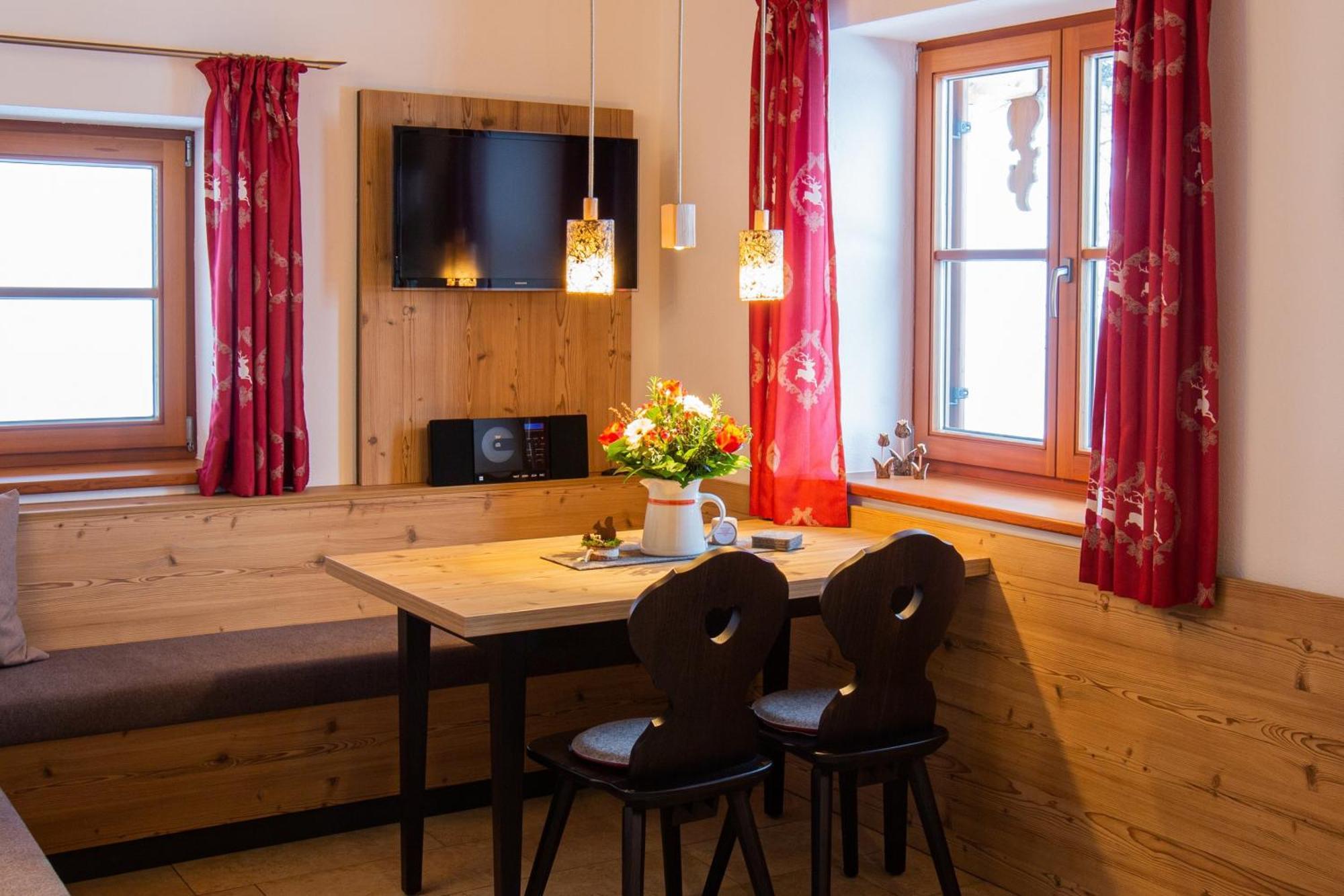 Schleipfnerhof Urlaub Auf Dem Bauernhof Villa แบร์เนา อัม คีมเซ ภายนอก รูปภาพ