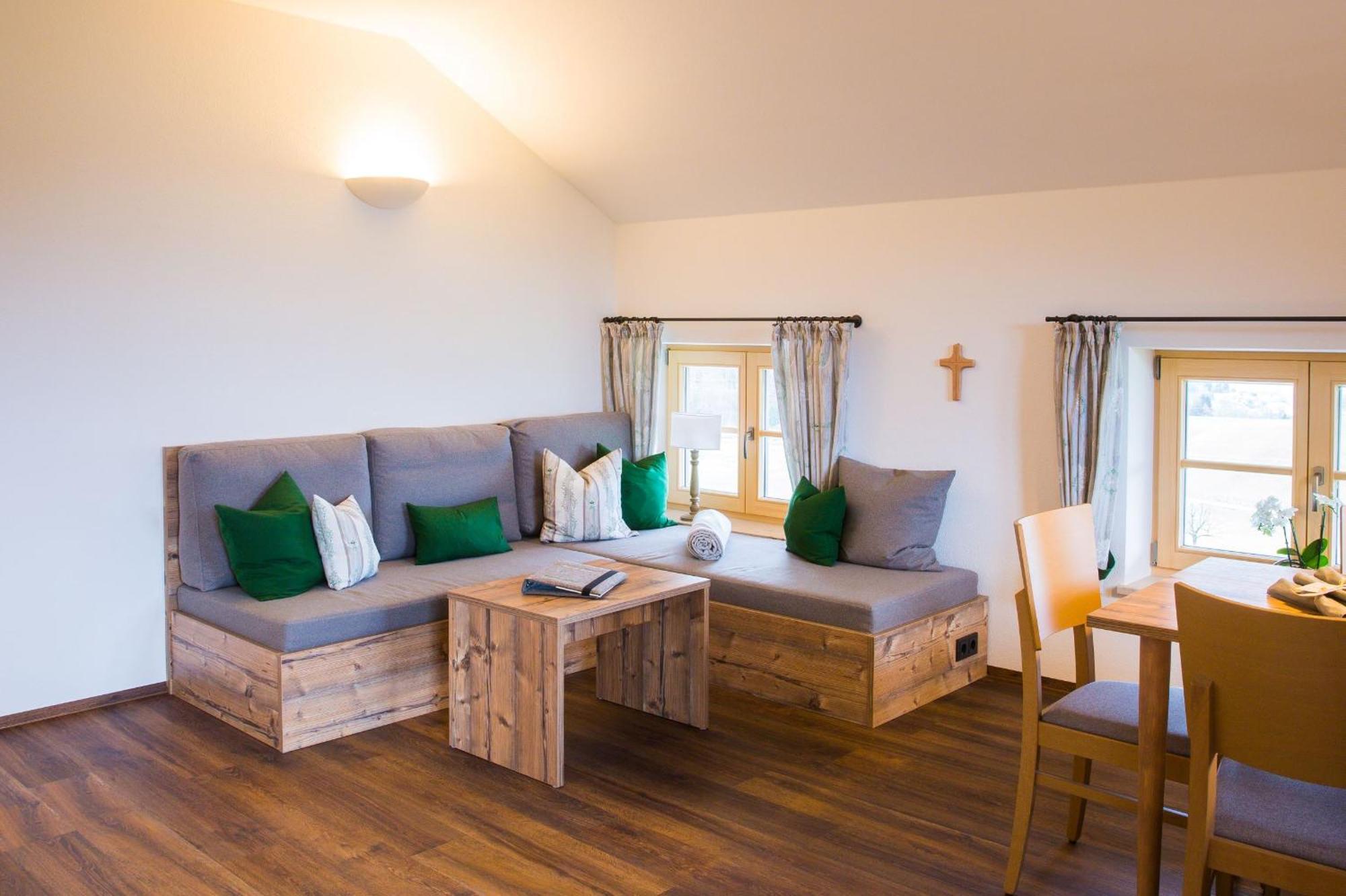 Schleipfnerhof Urlaub Auf Dem Bauernhof Villa แบร์เนา อัม คีมเซ ภายนอก รูปภาพ